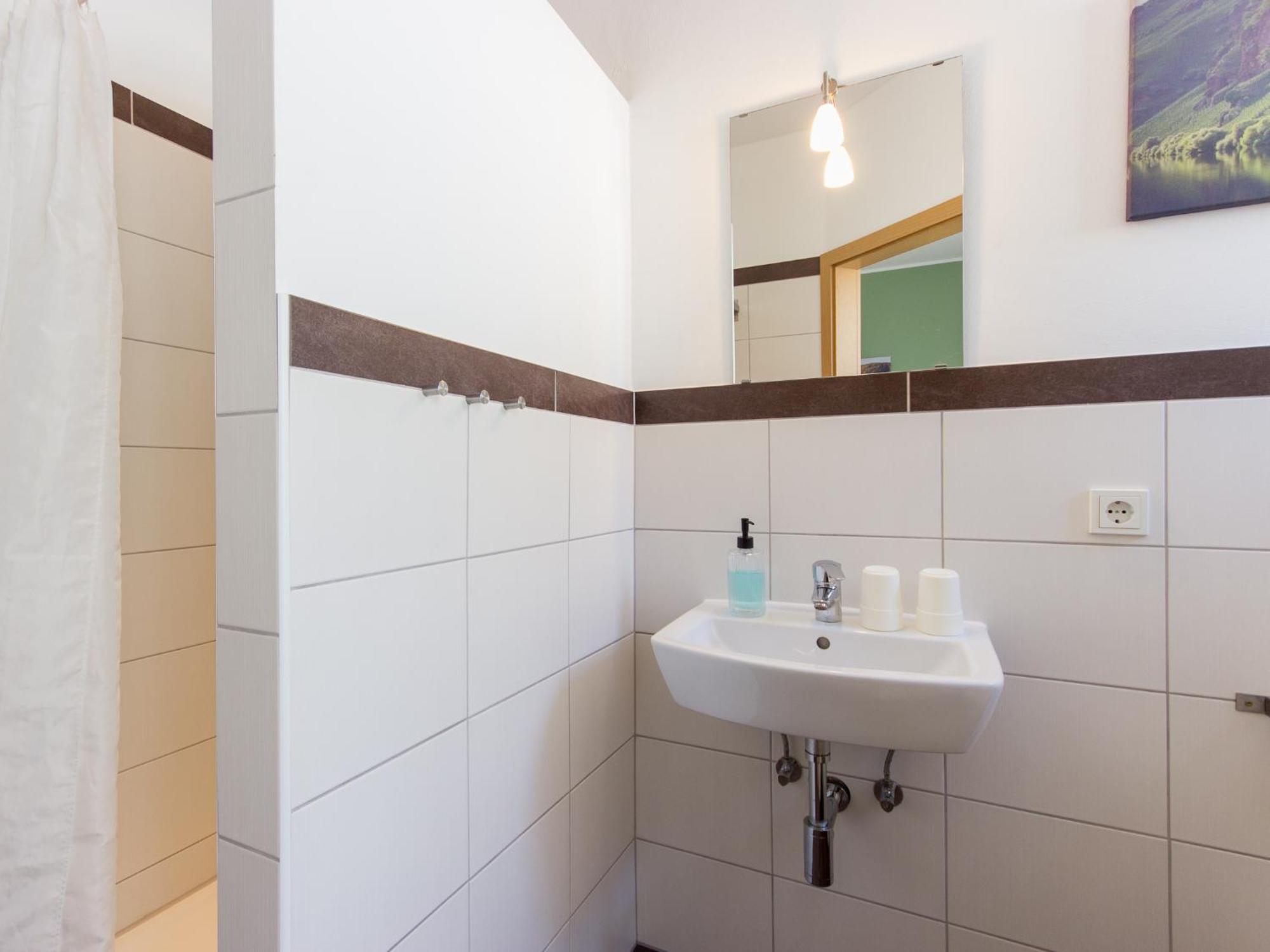 Ferienhaus Schwaab-Scherr, Genau Zwischen Bernkastel-Kues Und Traben-Trarbach, Mit Kostenlosem Oepnv-Ticket Fuer Bus Und Bahn, Parkplaetzen Und Fahrradgarage Erden Exterior foto